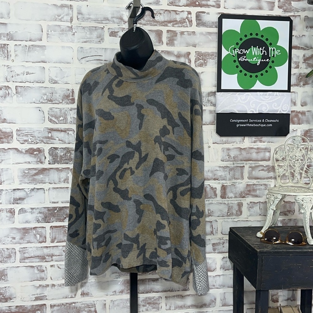 Mod X camo sweater women’s XL